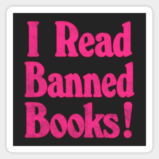 I Read Banned Books / Vintage Book Lover Geek Magnet